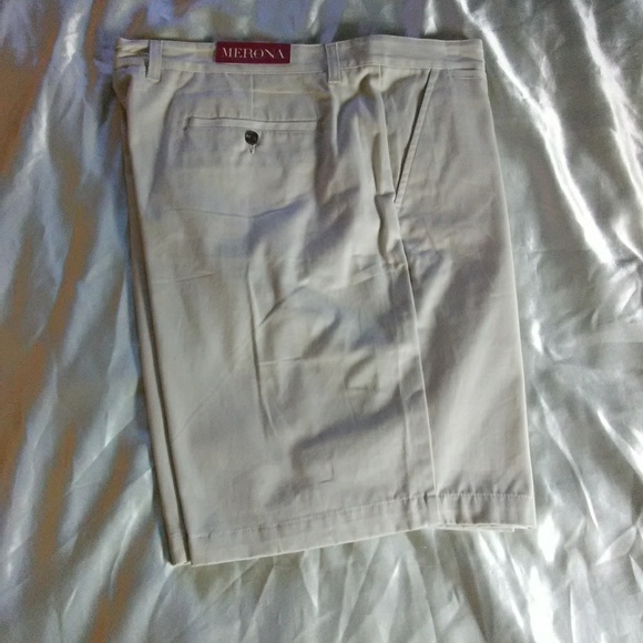 NWT New Men's khaki flat front shorts - Picture 2 of 4